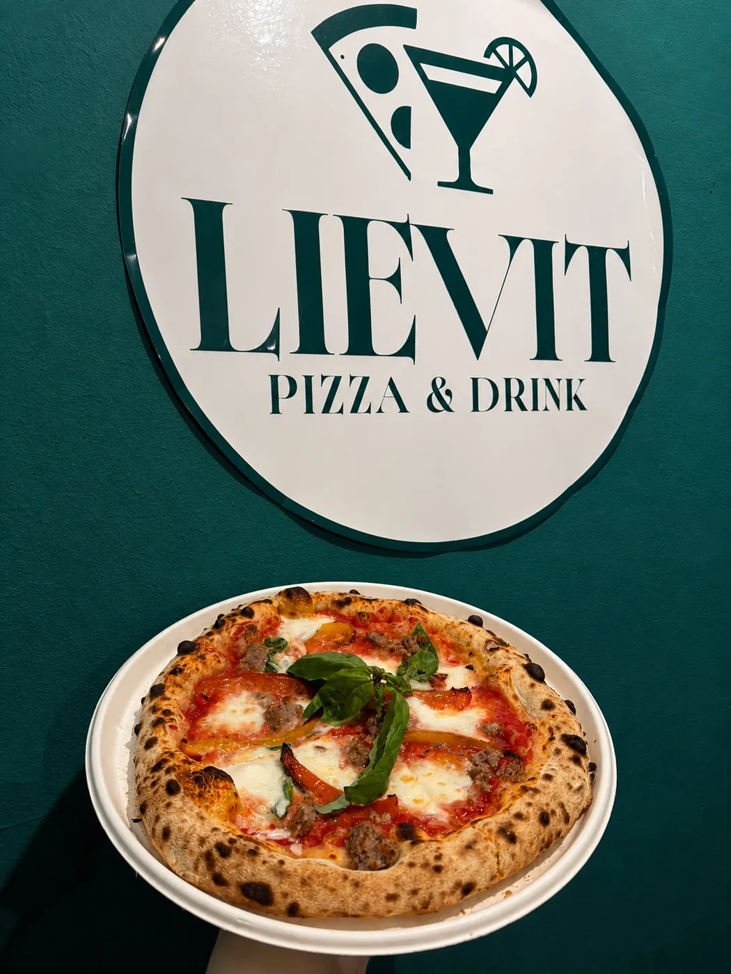 Cottura perfetta — Lievit Pizza & Drink